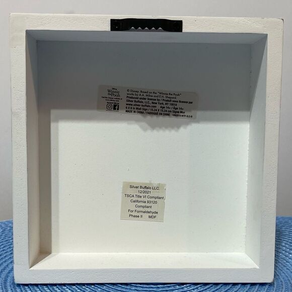 Winnie The Pooh Easter Wooden Sign with Flowers NWT - Picture 5 of 5